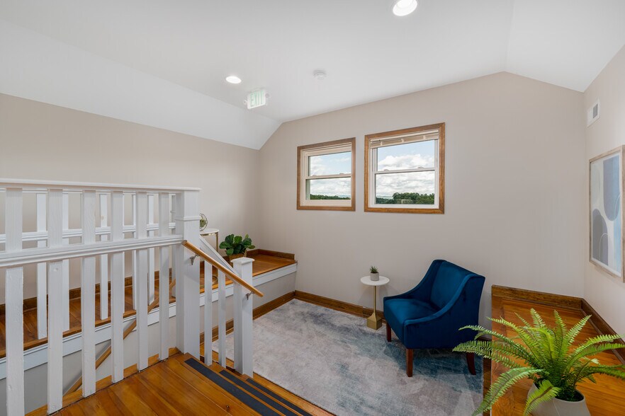 More Photos Of 114 E Unaka Ave, Johnson City Office Residential For Sale