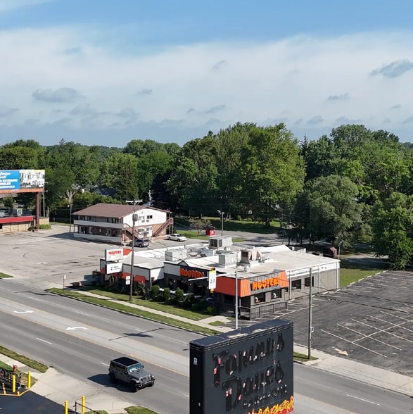 More Photos Of 4782 Monroe St, Toledo Restaurant For Lease