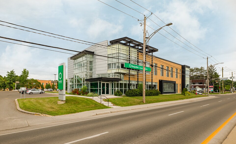 More Photos Of 1070 Boul du Curé-Labelle, Blainville Office For Sale
