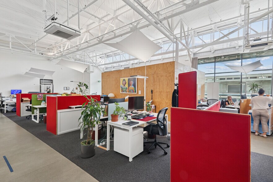 More Photos Of Pier 17, San Francisco Research And Development For Lease