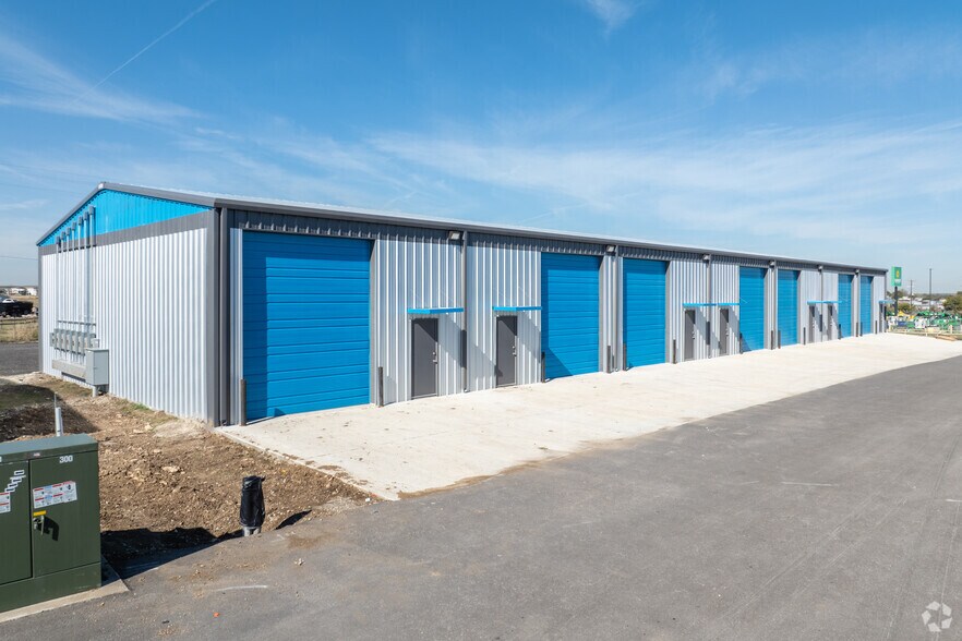 More Photos Of 6225 E Highway 114, Rhome Unknown For Lease