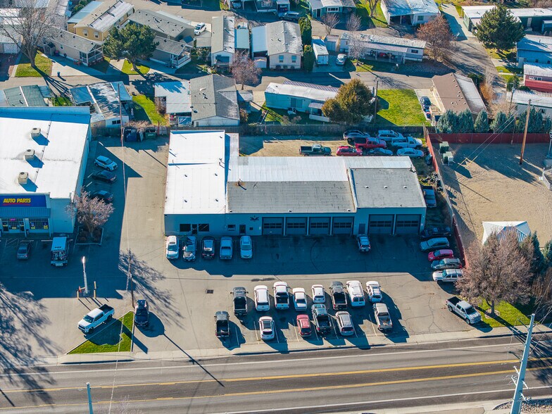 More Photos Of 347 E State St, Eagle General Retail For Sale