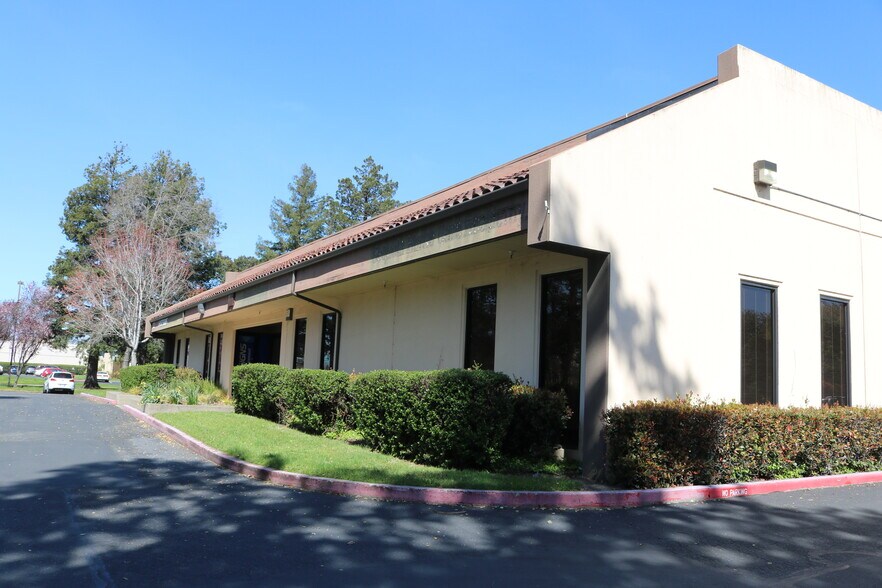 More Photos Of 1372 N McDowell Blvd, Petaluma Industrial For Lease