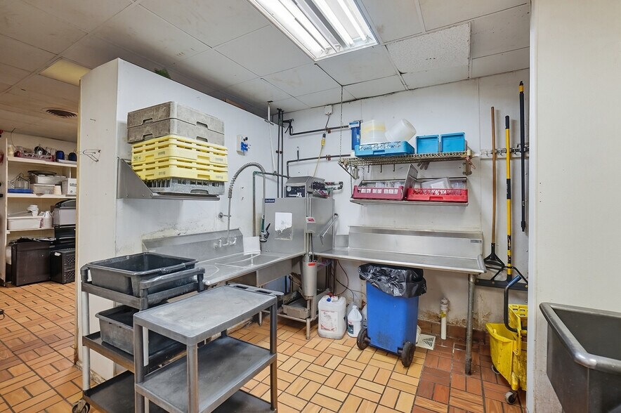 More Photos Of 1535 Xenia Ave, Yellow Springs Restaurant For Sale