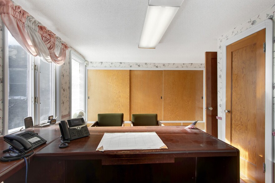 More Photos Of 2025 Clinton St, Buffalo Office For Sale