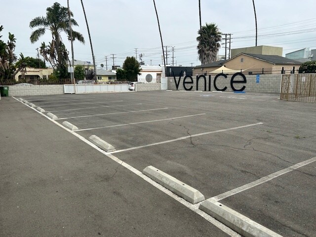 More Photos Of 2201 Lincoln Blvd, Venice Daycare Center For Lease