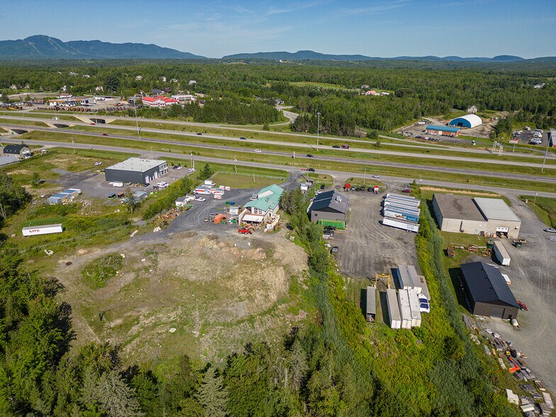 More Photos Of 9900 Boul Bourque, Sherbrooke Service For Lease