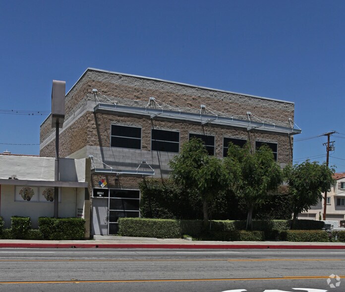 More Photos Of 11025 Valley Blvd, El Monte Office For Lease