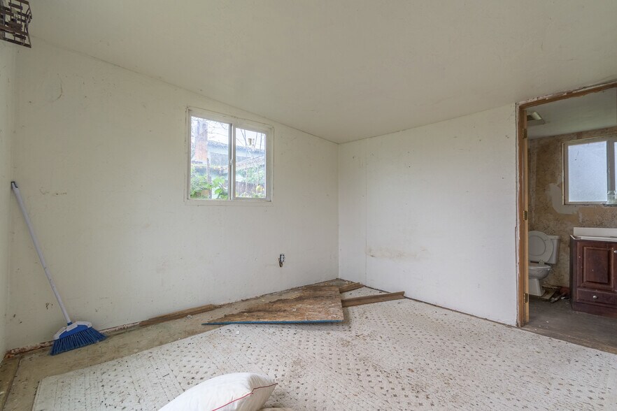 More Photos Of 478 E 32nd Ave, Eugene Manufactured Housing Mobile Home Park For Sale