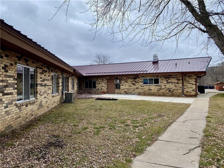 More Photos Of 232 Springer Ave, Elmwood Medical For Sale