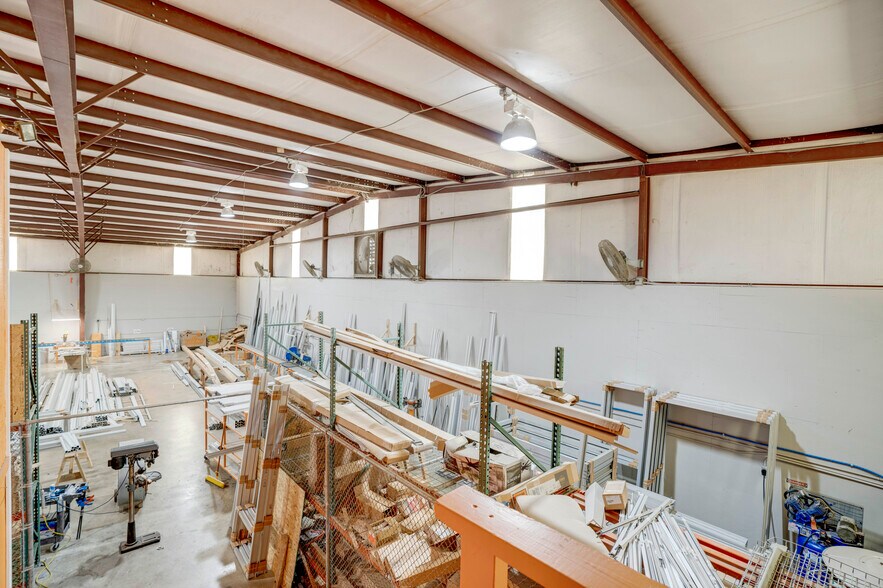 More Photos Of 11578 Airway Blvd, Roanoke Warehouse For Sale