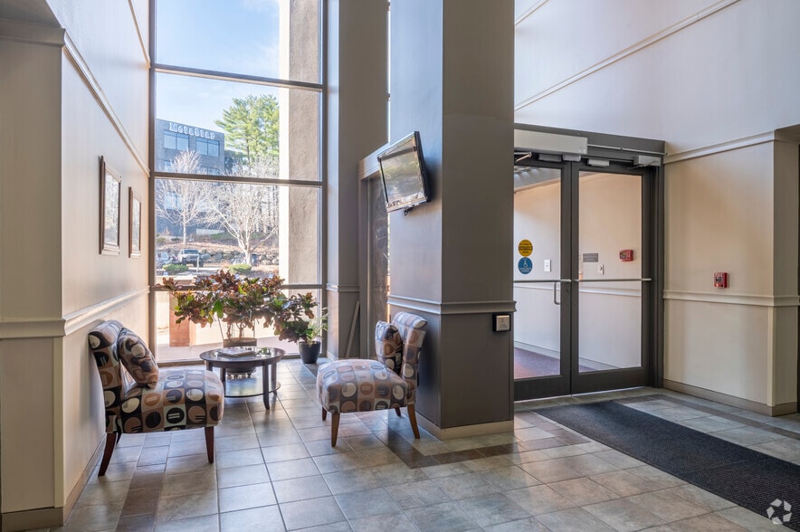 More Photos Of 3001 W Beltline Hwy, Madison Unknown For Lease