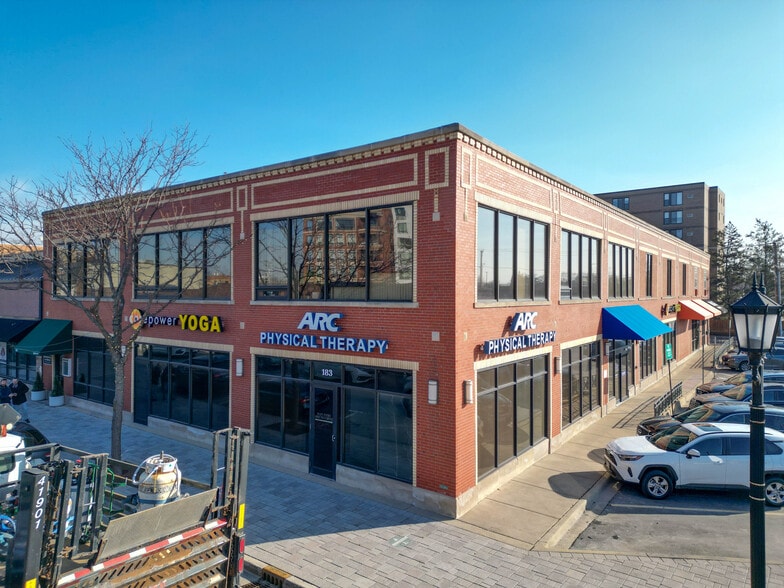 More Photos Of 183 N York St, Elmhurst Office For Lease