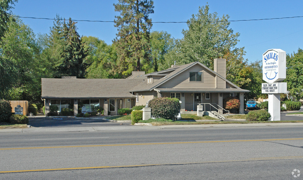 Primary Photo Of 9915 N Division St, Spokane Medical For Sale