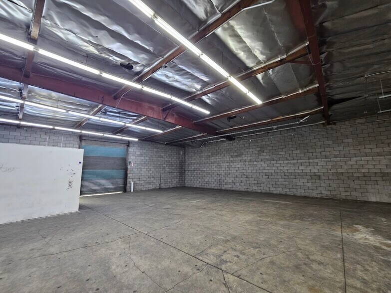More Photos Of 1120 E 14th Pl, Los Angeles Warehouse For Sale