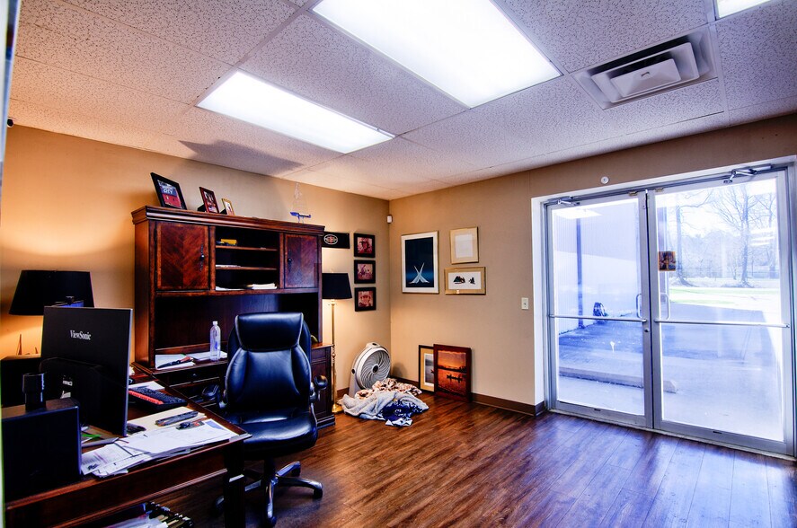 More Photos Of 9730 Shepard Hill Rd, Willis Warehouse For Sale