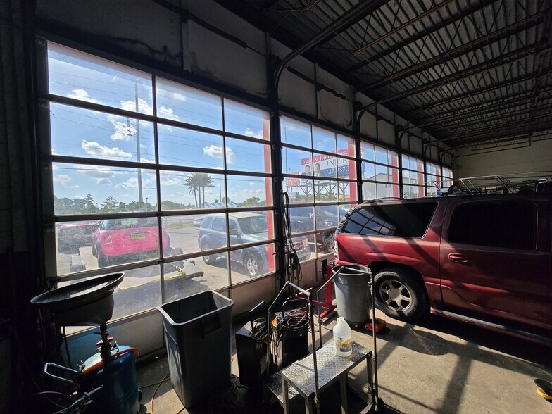 More Photos Of 1137 US Highway 19, Holiday Auto Repair For Sale