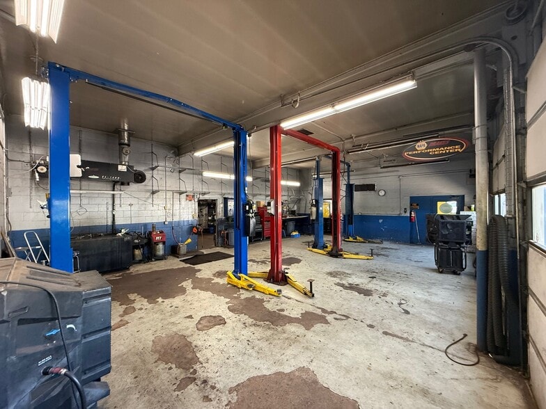 More Photos Of 175 Newington Ave, New Britain Auto Repair For Sale