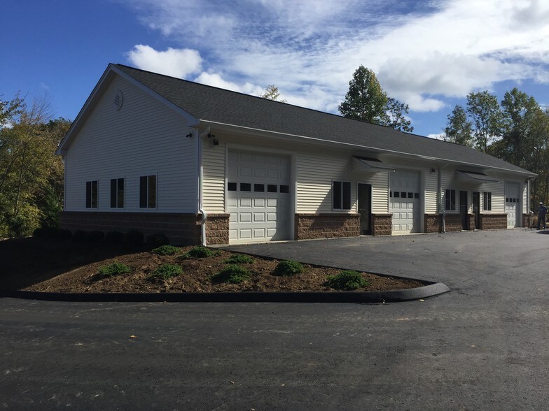 Primary Photo Of 7 Pequot Park Rd, Westbrook Warehouse For Lease