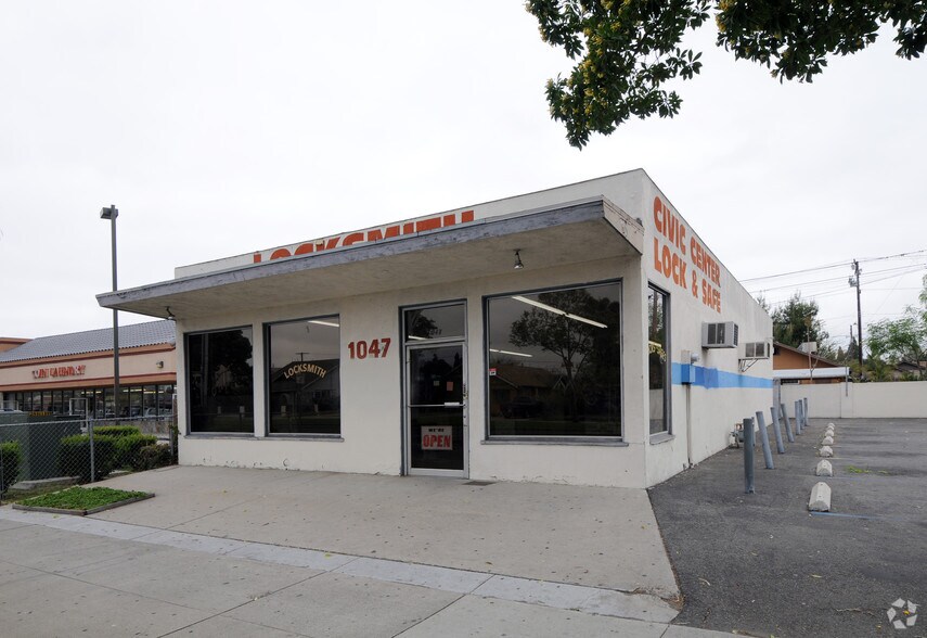 More Photos Of 1047 W 1st St, Santa Ana Freestanding For Lease