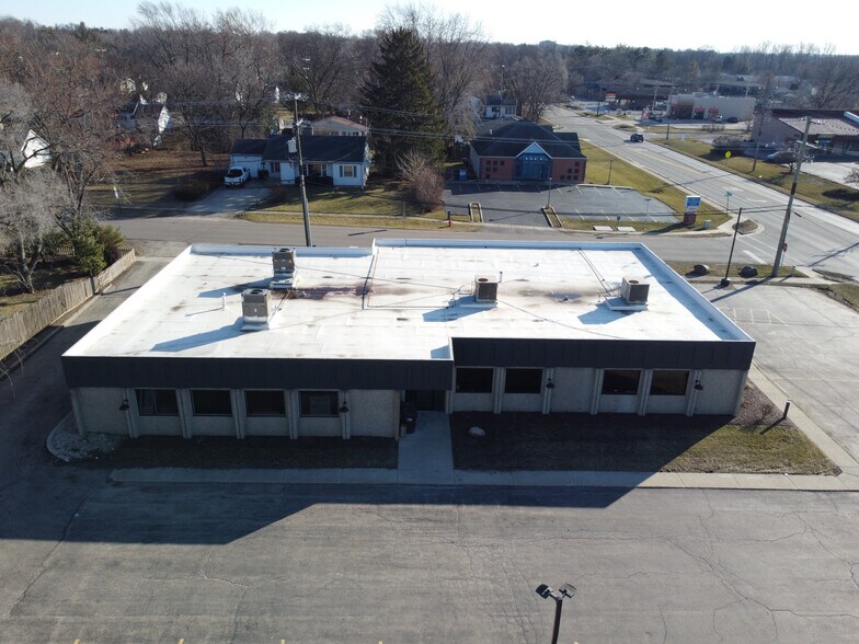 More Photos Of 804 N Front St, Mchenry Office For Lease