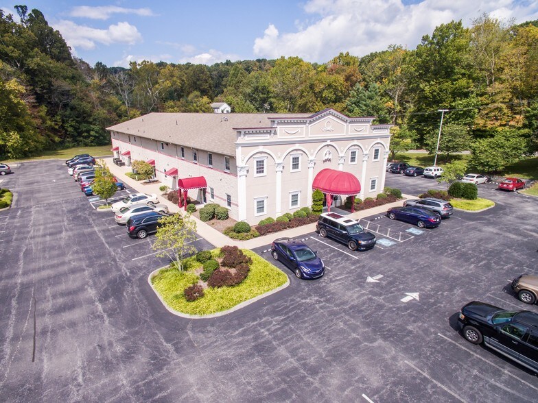 More Photos Of 109 Meadow View Rd, Bristol Medical For Lease