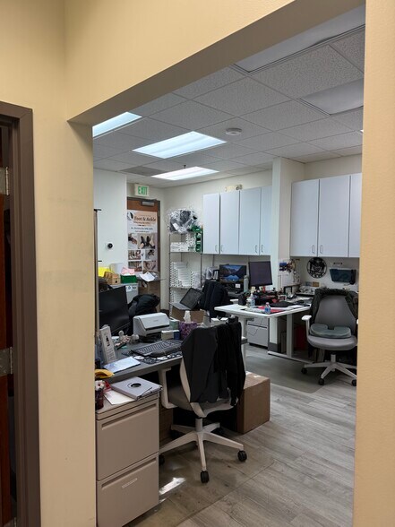 More Photos Of 8860 Columbia 100 Pkwy, Columbia Medical For Sale