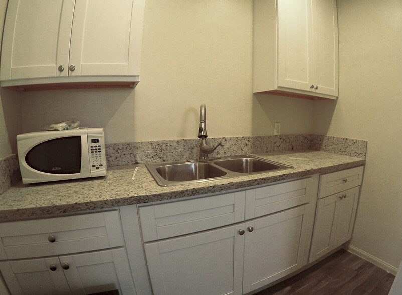 More Photos Of 7364-7366 Melrose Ave, Los Angeles Storefront Retail Office For Lease