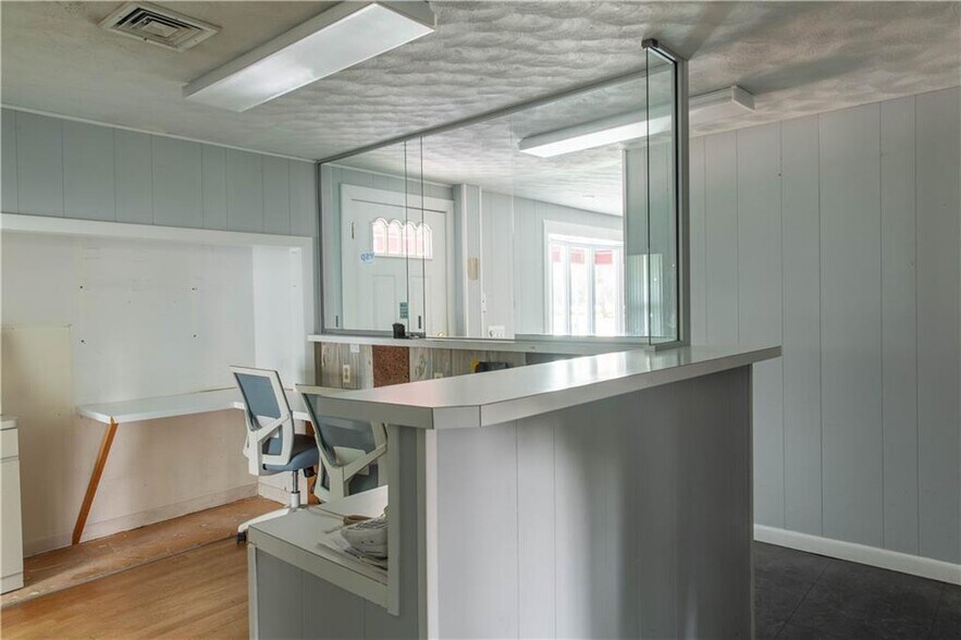 More Photos Of 5393 Post Rd, East Greenwich Office For Sale