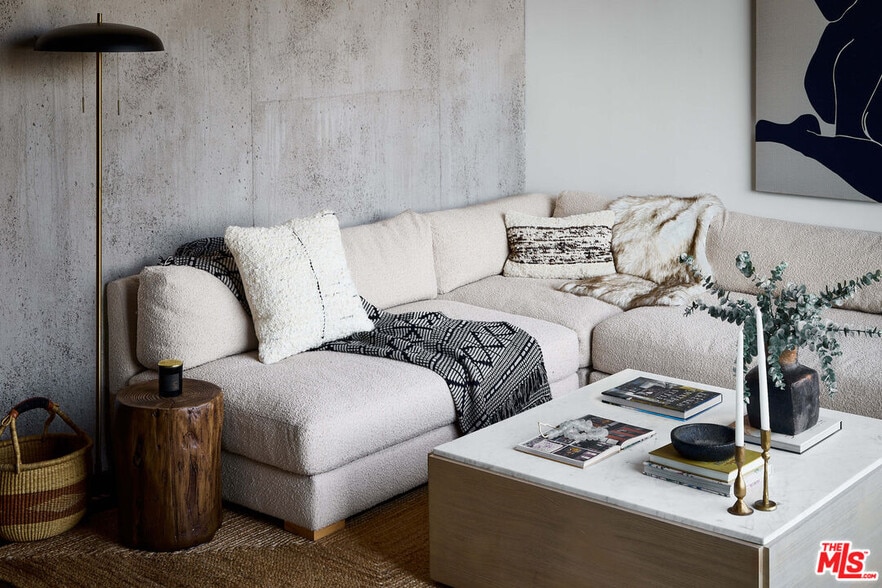 More Photos Of 1855 Industrial St, Los Angeles Apartments For Sale