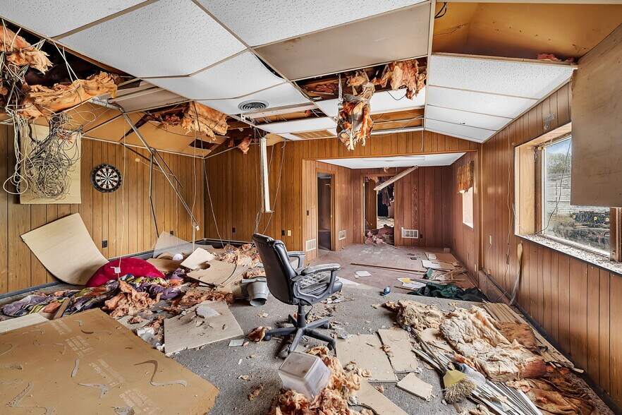 More Photos Of 604 South St, Mazon Warehouse For Sale