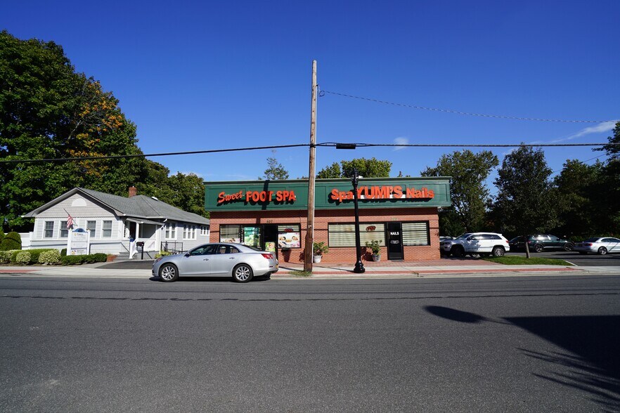 More Photos Of 405-407 Lake Ave, Saint James Freestanding For Sale