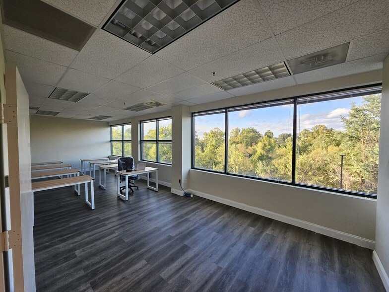 More Photos Of 9161 Liberia Ave, Manassas Medical For Sale