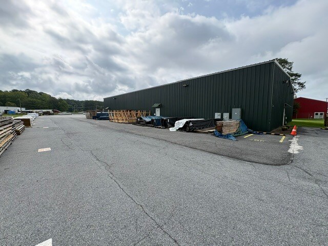 More Photos Of 21629 Baltimore Ave, Georgetown Industrial For Sale