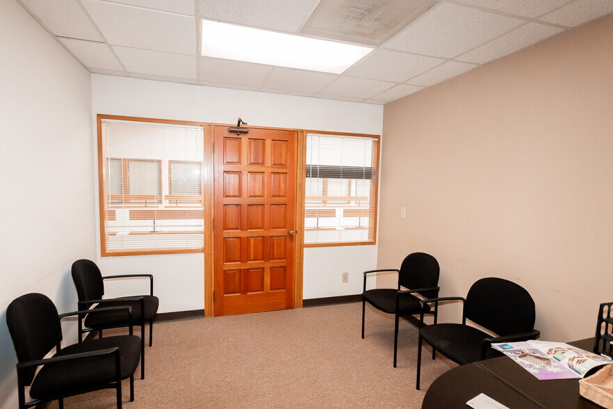 More Photos Of 1302 Noble St, Anniston Office Residential For Lease