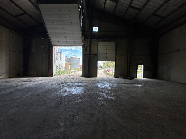 More Photos Of 100 River st, Riverside Industrial For Lease