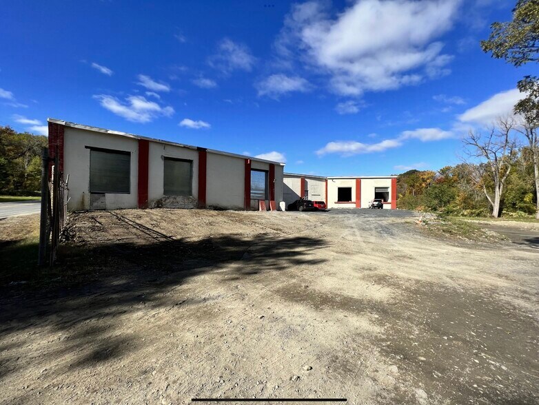 More Photos Of 112 Forge Hill Rd, New Windsor Township Warehouse For Lease