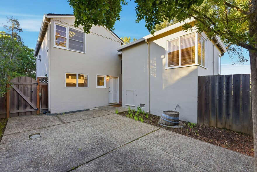 More Photos Of 29 Hawthorne Ave, Los Altos Office For Lease