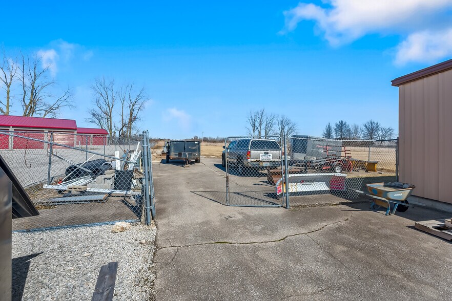 More Photos Of 1932 Bealer Dr, Marion General Retail For Sale