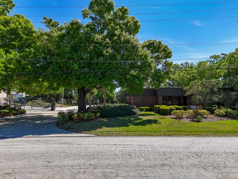 More Photos Of 5421 N 59th St, Tampa Office For Sale
