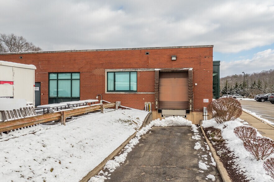 More Photos Of 375 Valleybrook Rd, McMurray Office For Lease