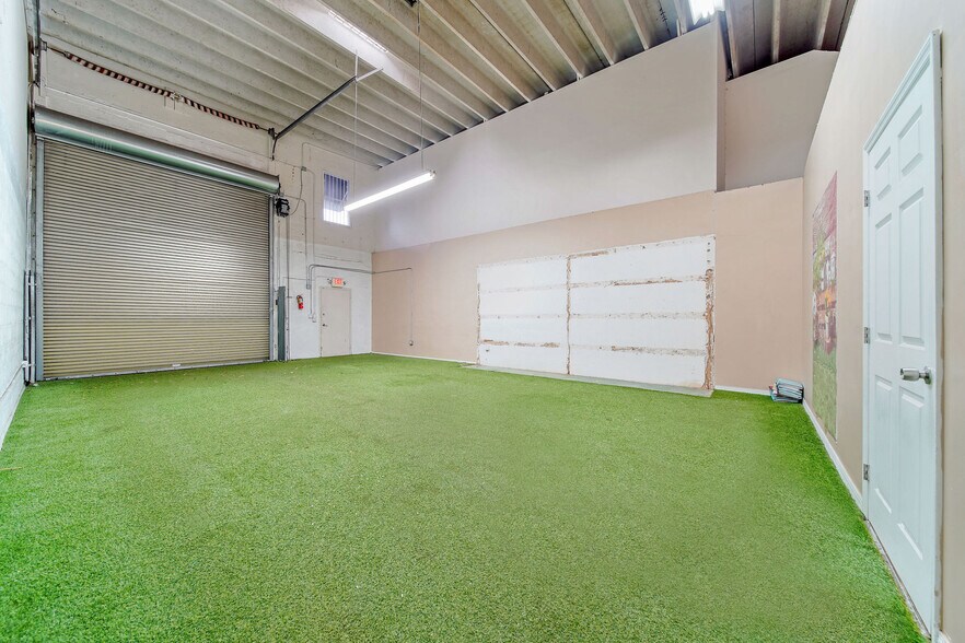 More Photos Of 25 E 4th St, Hialeah Office For Lease