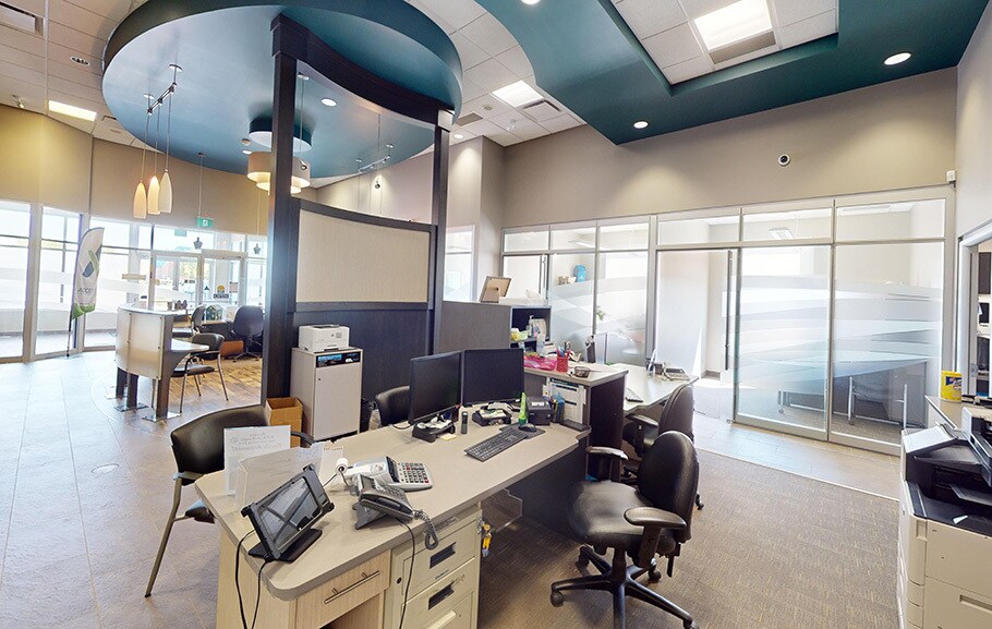 More Photos Of 1012 Manitoba Av, Selkirk Medical For Lease