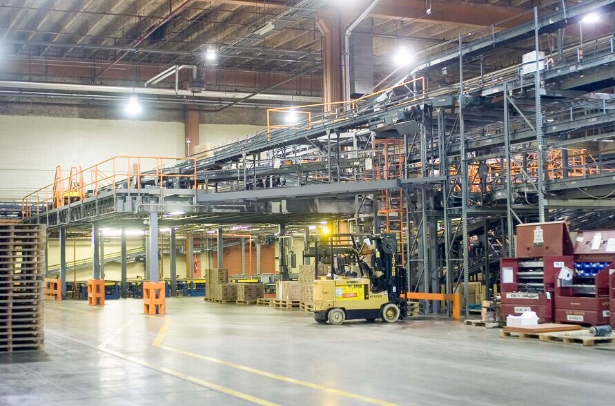 More Photos Of 2600 Weaver Rd, Macon-Bibb Manufacturing For Lease