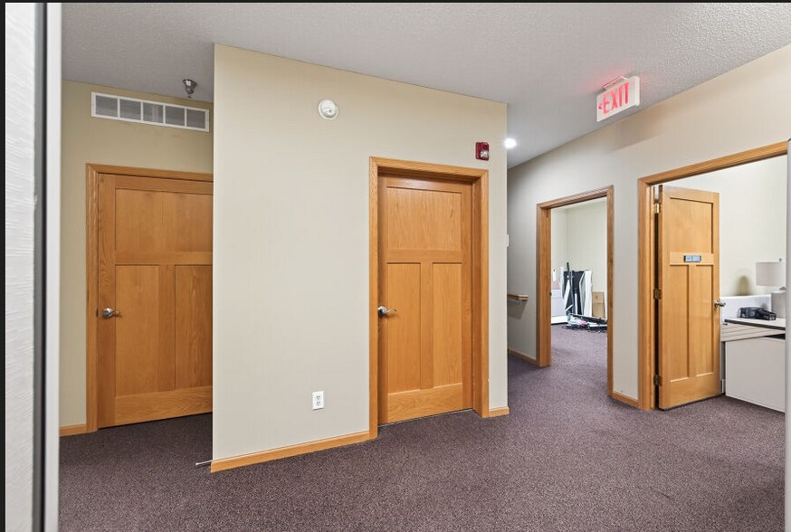 More Photos Of 2115 County Road D E, Maplewood Office For Lease