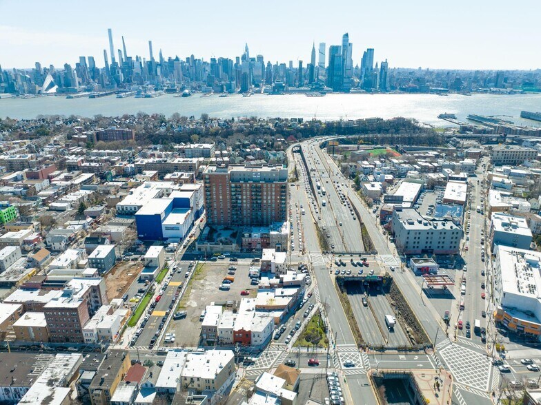 More Photos Of 3300 Palisade Ave, Union City Apartments For Sale