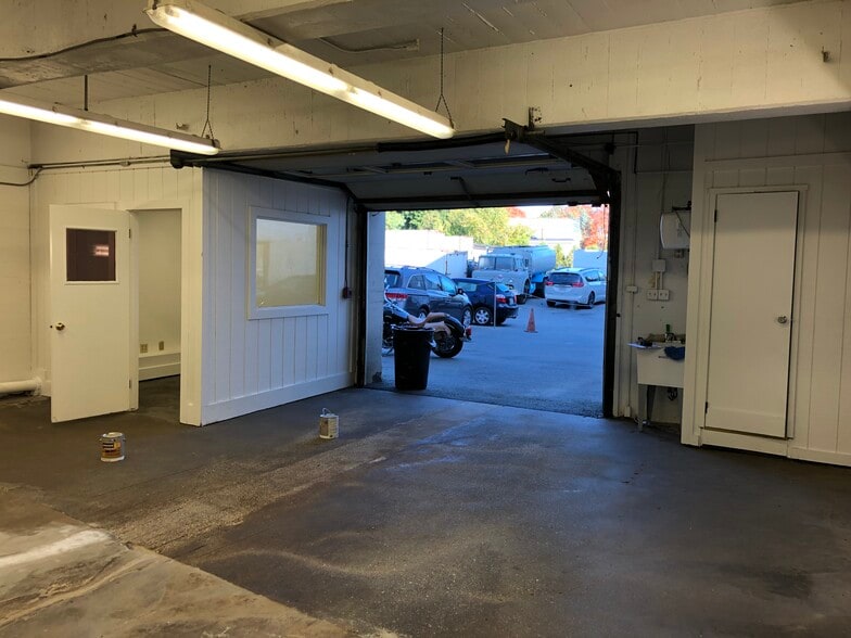 More Photos Of 1199-1209 Washington St, Newton Storefront For Lease