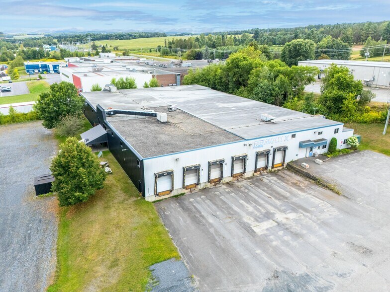 More Photos Of 60 Rue Sheard, Coaticook Industrial For Sale