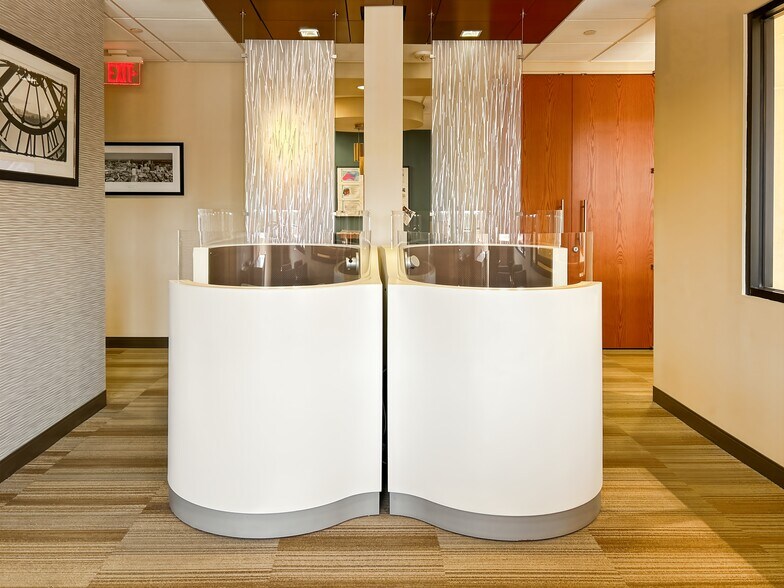 More Photos Of 18756 Stone Oak Pky, San Antonio Coworking Space