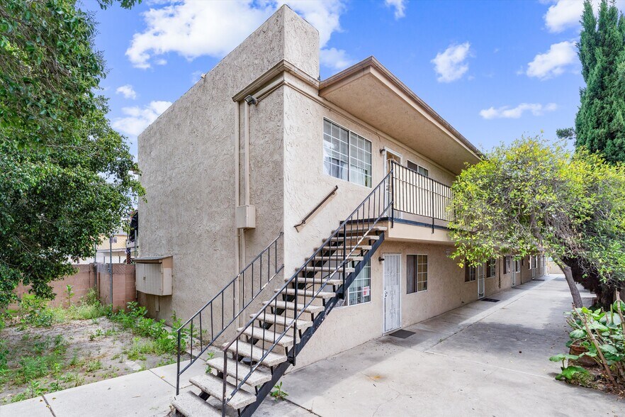 More Photos Of 935 W Bishop St, Santa Ana Apartments For Sale